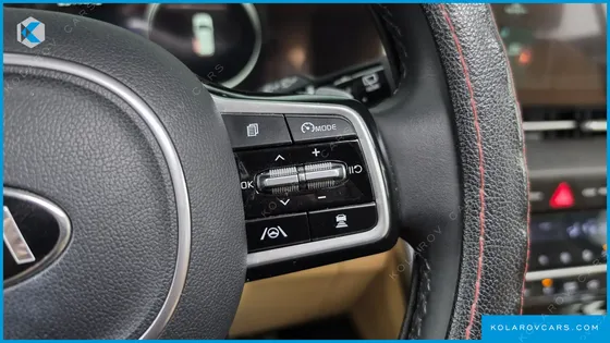 KIA CARNIVAL DIESEL 9-SEATER SIGNATURE