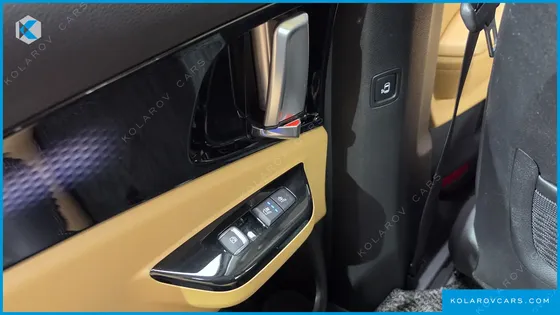 KIA CARNIVAL DIESEL 9-SEATER SIGNATURE