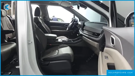 KIA CARNIVAL GASOLINE 9-SEATER PRESTIGE