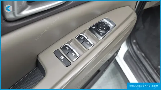 KIA CARNIVAL GASOLINE 9-SEATER PRESTIGE