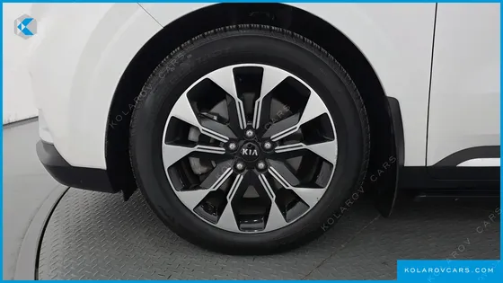 KIA CARNIVAL GASOLINE 7-SEATER SIGNATURE