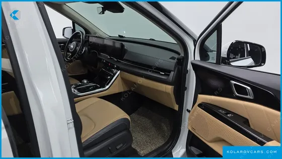 KIA CARNIVAL GASOLINE 7-SEATER SIGNATURE
