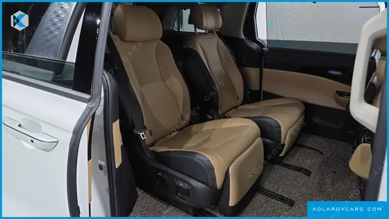 KIA CARNIVAL GASOLINE 7-SEATER SIGNATURE