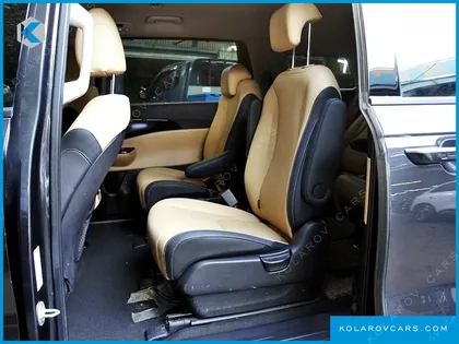 KIA CARNIVAL GASOLINE 9-SEATER SIGNATURE