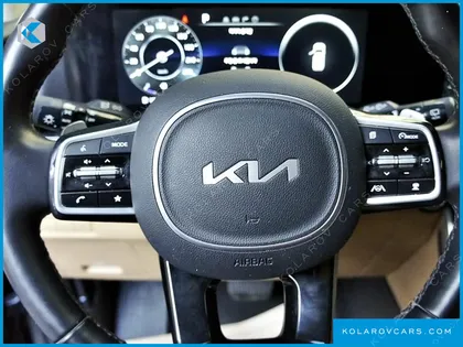 KIA CARNIVAL GASOLINE 9-SEATER SIGNATURE