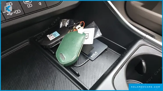 KIA CARNIVAL HEV 9SEATER GRAVITY
