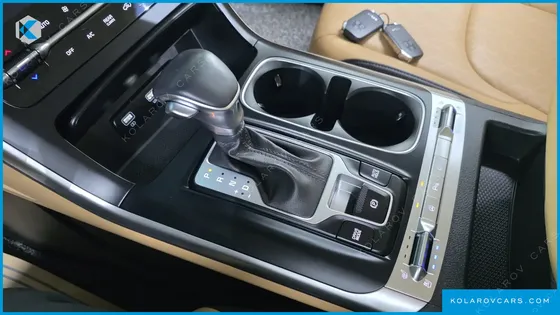 KIA CARNIVAL GASOLINE 9-SEATER PRESTIGE