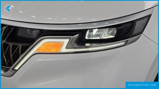 KIA CARNIVAL GASOLINE 9-SEATER PRESTIGE