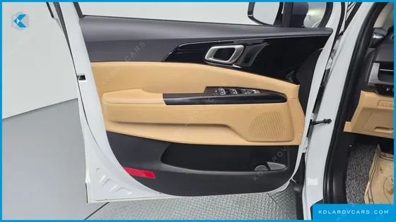 KIA CARNIVAL GASOLINE 9-SEATER PRESTIGE