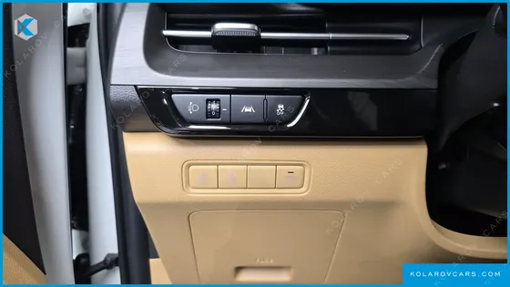 KIA CARNIVAL GASOLINE 9-SEATER PRESTIGE