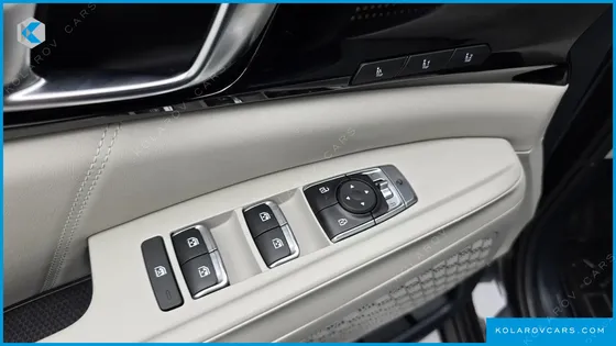 KIA CARNIVAL HEV 9SEATER GRAVITY