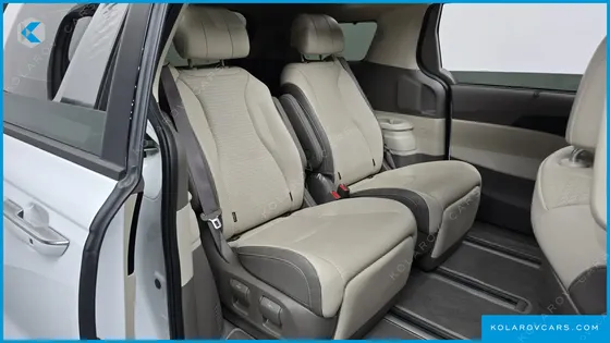 KIA CARNIVAL GASOLINE 7-SEATER SIGNATURE