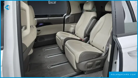 KIA CARNIVAL GASOLINE 7-SEATER SIGNATURE