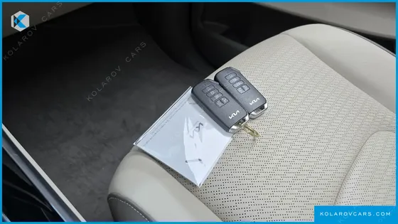 KIA CARNIVAL GASOLINE 7-SEATER SIGNATURE