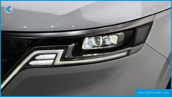 KIA CARNIVAL GASOLINE 7-SEATER SIGNATURE