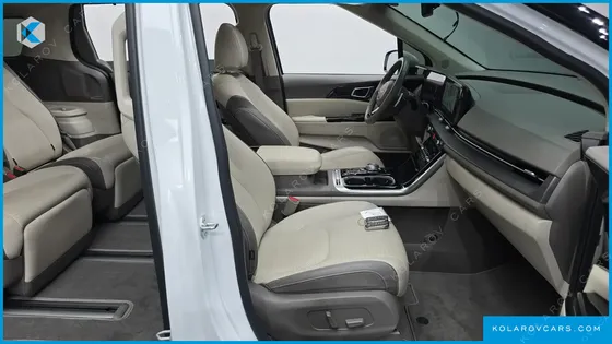KIA CARNIVAL GASOLINE 7-SEATER SIGNATURE