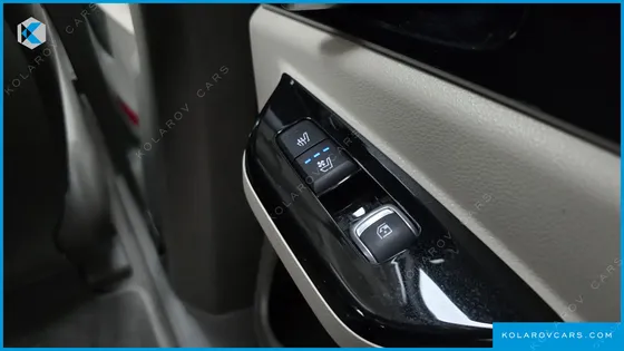 KIA CARNIVAL GASOLINE 7-SEATER SIGNATURE