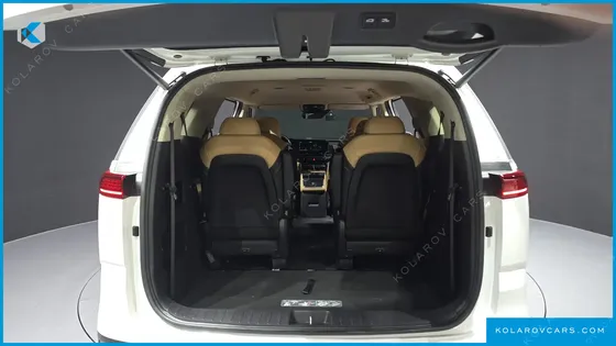 KIA CARNIVAL DIESEL 9-SEATER NOBLESSE