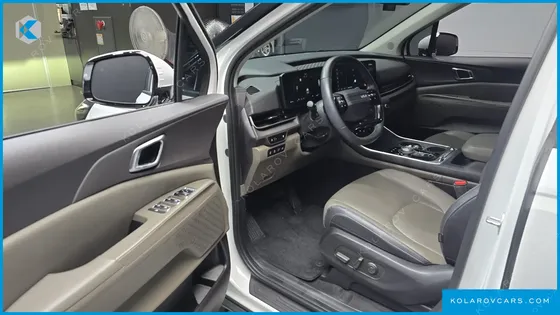 KIA CARNIVAL DIESEL 7-SEATER OUTDOOR