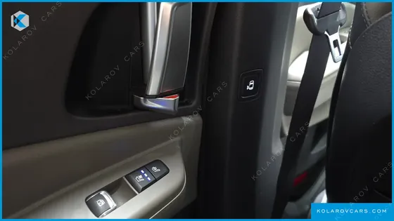 KIA CARNIVAL DIESEL 7-SEATER OUTDOOR