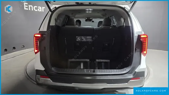 KIA CARNIVAL DIESEL 7-SEATER OUTDOOR