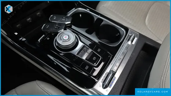 KIA CARNIVAL DIESEL 7-SEATER SIGNATURE