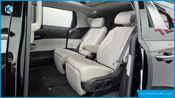 KIA CARNIVAL DIESEL 7-SEATER SIGNATURE