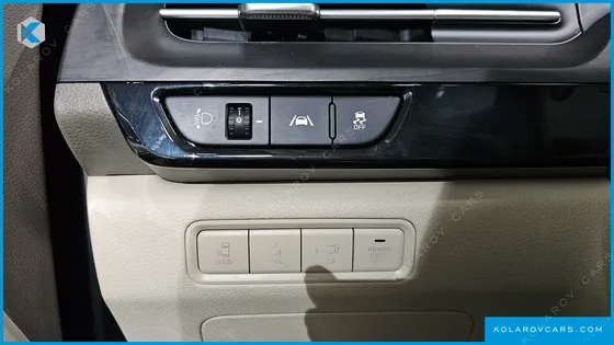 KIA CARNIVAL GASOLINE 7-SEATER SIGNATURE