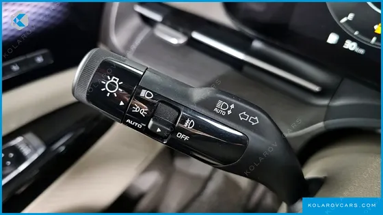 KIA CARNIVAL GASOLINE 7-SEATER SIGNATURE