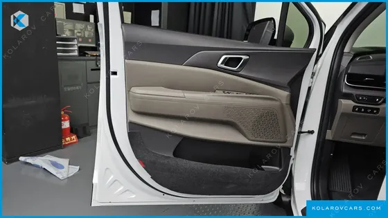 KIA CARNIVAL DIESEL 9-SEATER NOBLESSE