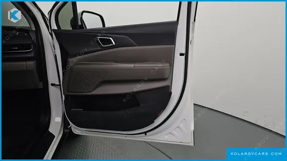 KIA CARNIVAL DIESEL 9-SEATER NOBLESSE