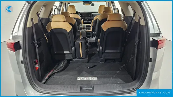 KIA CARNIVAL DIESEL 11-SEATER NOBLESSE