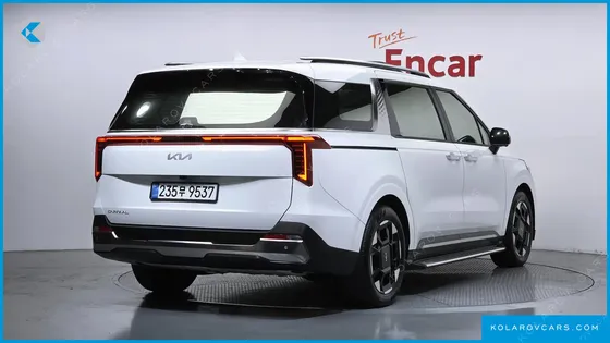KIA CARNIVAL DIESEL 9-SEATER SIGNATURE