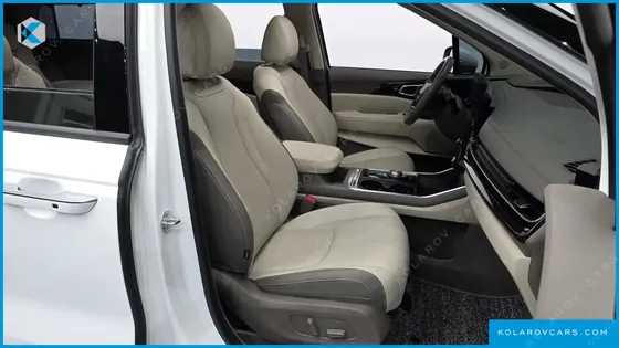 KIA CARNIVAL DIESEL 9-SEATER SIGNATURE