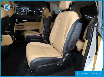 KIA CARNIVAL GASOLINE 9-SEATER SIGNATURE