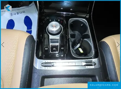 KIA CARNIVAL GASOLINE 9-SEATER SIGNATURE