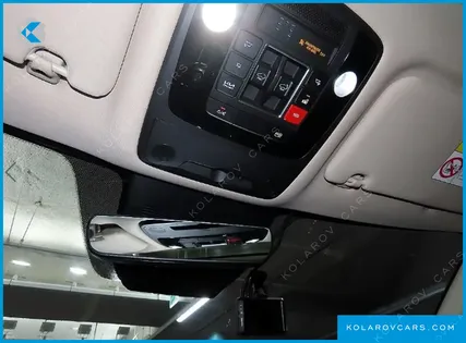 KIA CARNIVAL GASOLINE 9-SEATER SIGNATURE