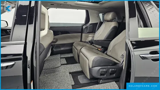 KIA CARNIVAL DIESEL 7-SEATER GRAVITY