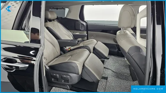 KIA CARNIVAL DIESEL 7-SEATER GRAVITY