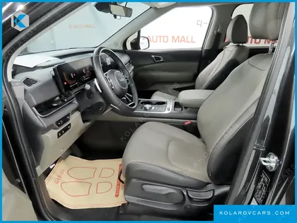 KIA CARNIVAL DIESEL 9-SEATER PRESTIGE