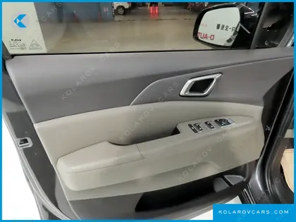 KIA CARNIVAL DIESEL 9-SEATER PRESTIGE