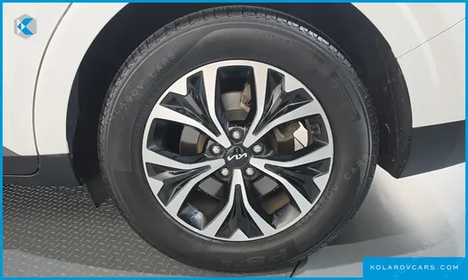 KIA CARNIVAL DIESEL 9-SEATER PRESTIGE