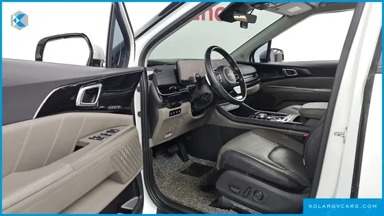 KIA CARNIVAL DIESEL 9-SEATER SIGNATURE