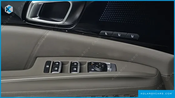KIA CARNIVAL DIESEL 9-SEATER SIGNATURE