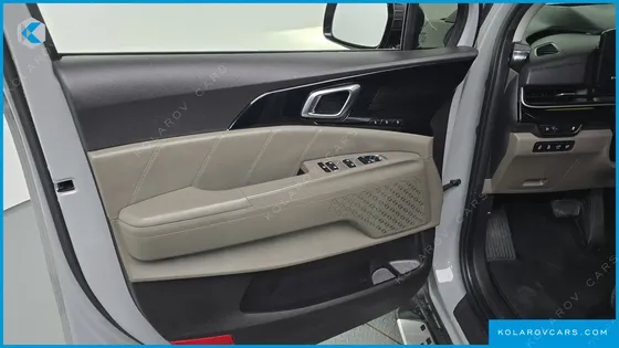 KIA CARNIVAL DIESEL 9-SEATER GRAVITY