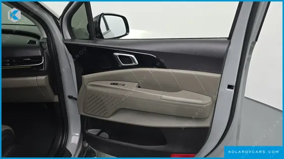 KIA CARNIVAL DIESEL 9-SEATER GRAVITY