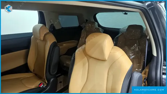 KIA CARNIVAL GASOLINE 9-SEATER PRESTIGE