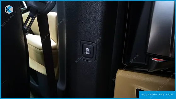 KIA CARNIVAL GASOLINE 9-SEATER PRESTIGE