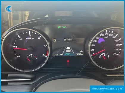KIA CARNIVAL DIESEL 9-SEATER PRESTIGE