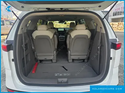 KIA CARNIVAL DIESEL 9-SEATER PRESTIGE